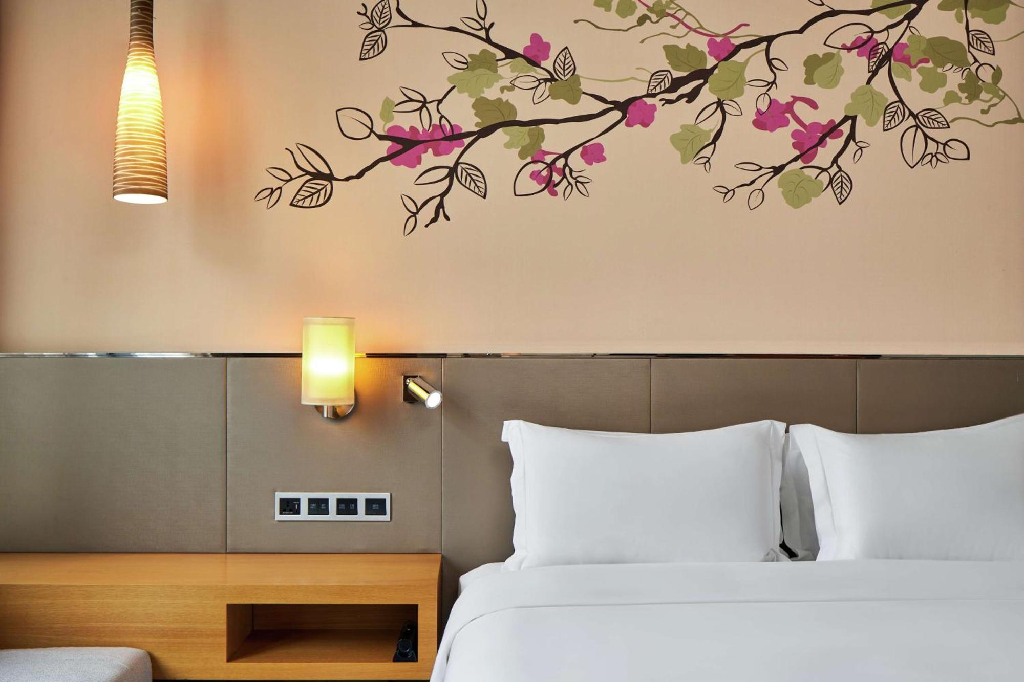 Hilton Garden Inn Shenzhen Bao'An Exterior foto